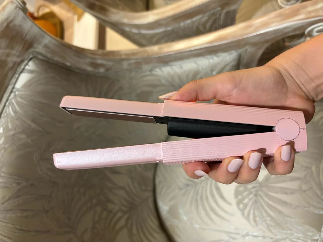 Mini Plancha Viajera para el cabello Recargable